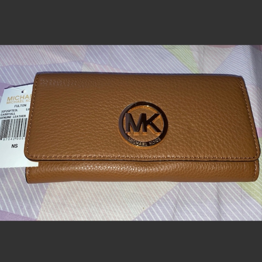 Michael Kors Fulton Carryall Luggage Wallet